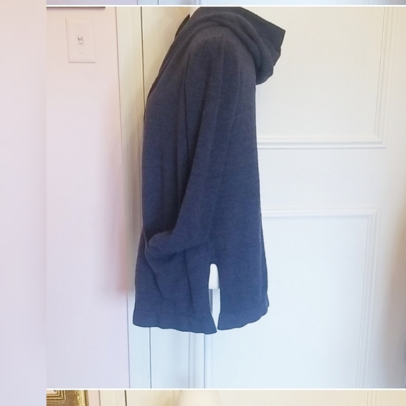 BAREFOOT DREAMS navy hooded cardigan - Picture 5 of 6